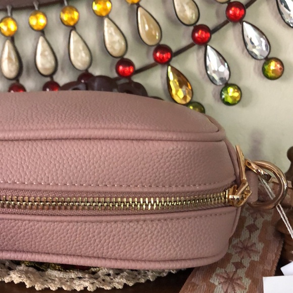 NWT Ahdorned Faux Pebble Leather Crossbody w/Fashion Strap - Picture 4 of 7